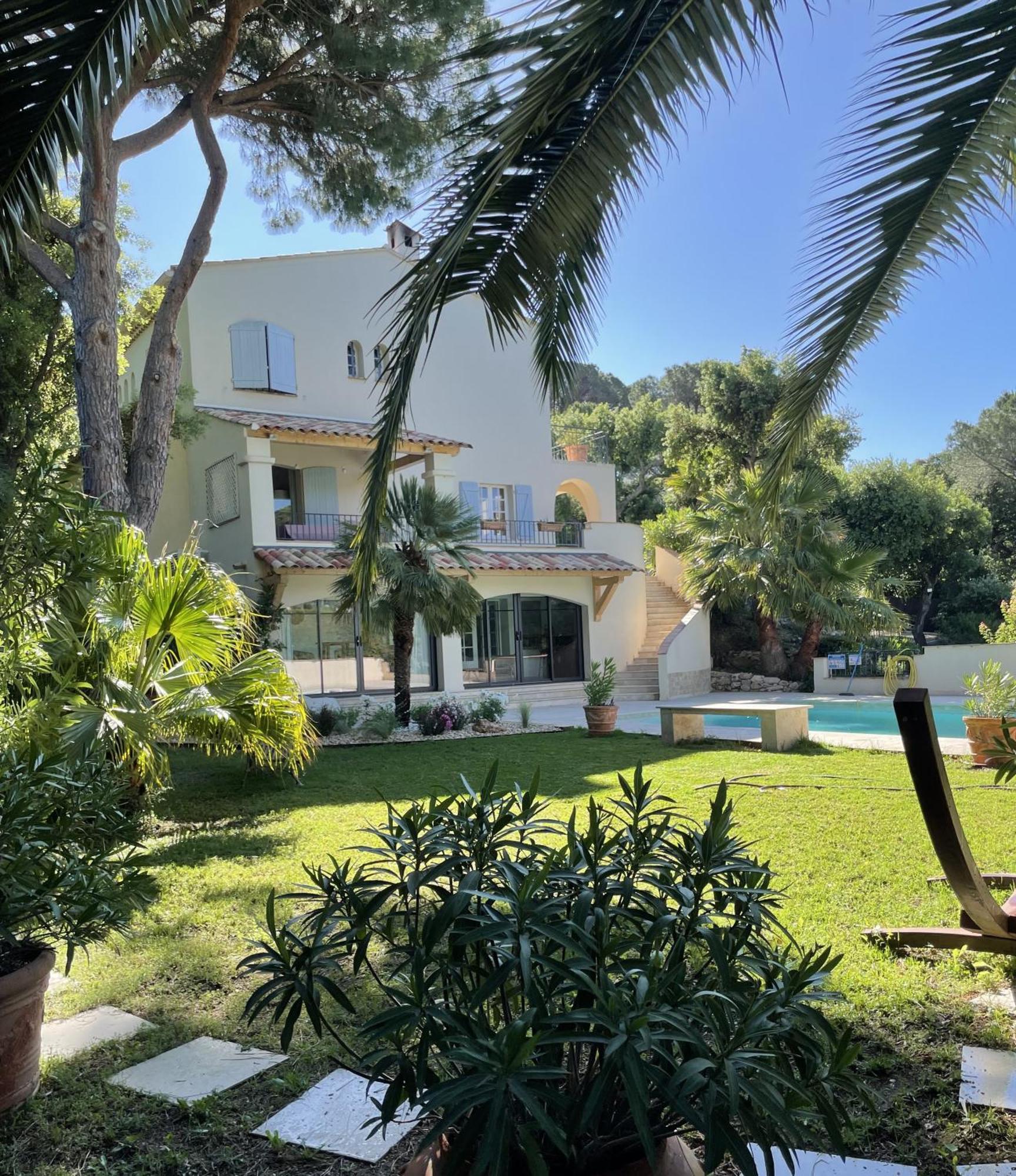 La Beluga Hotel Sainte-Maxime Bagian luar foto