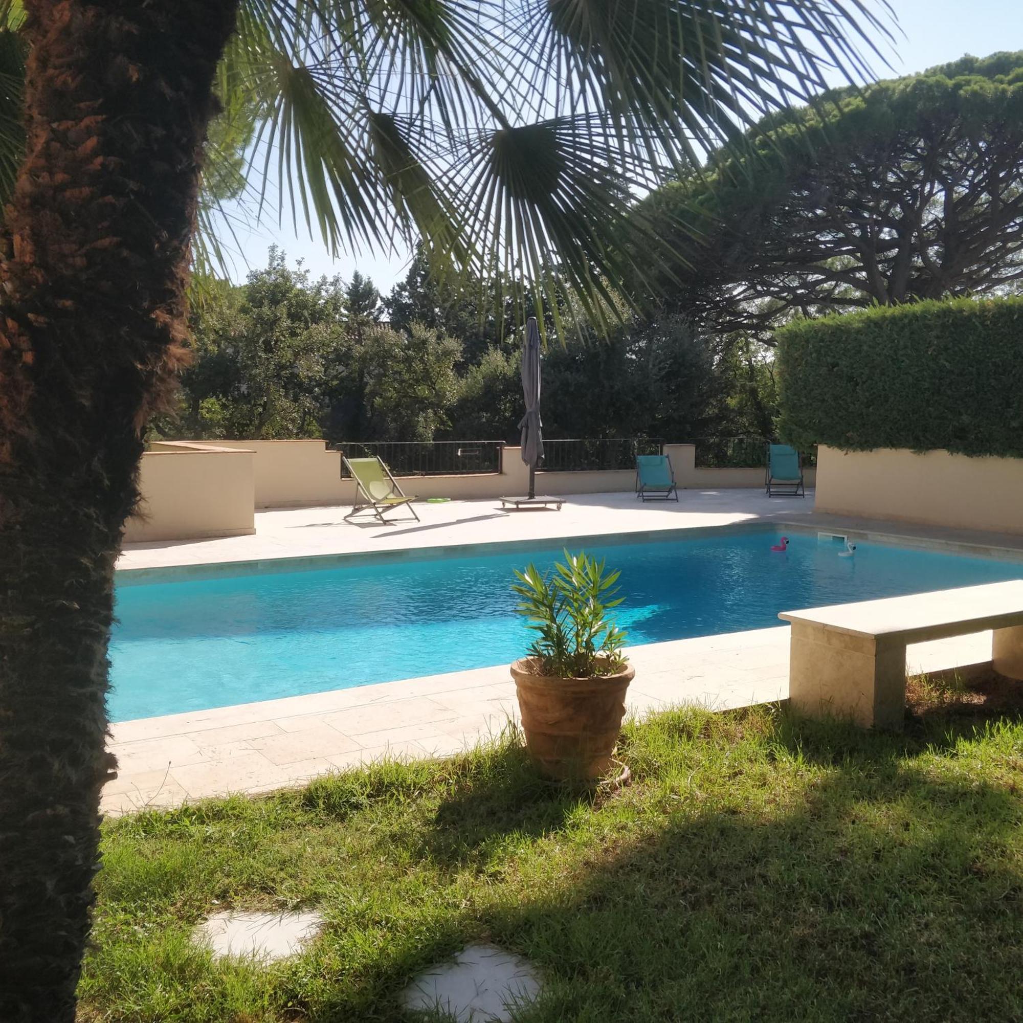 La Beluga Hotel Sainte-Maxime Bagian luar foto